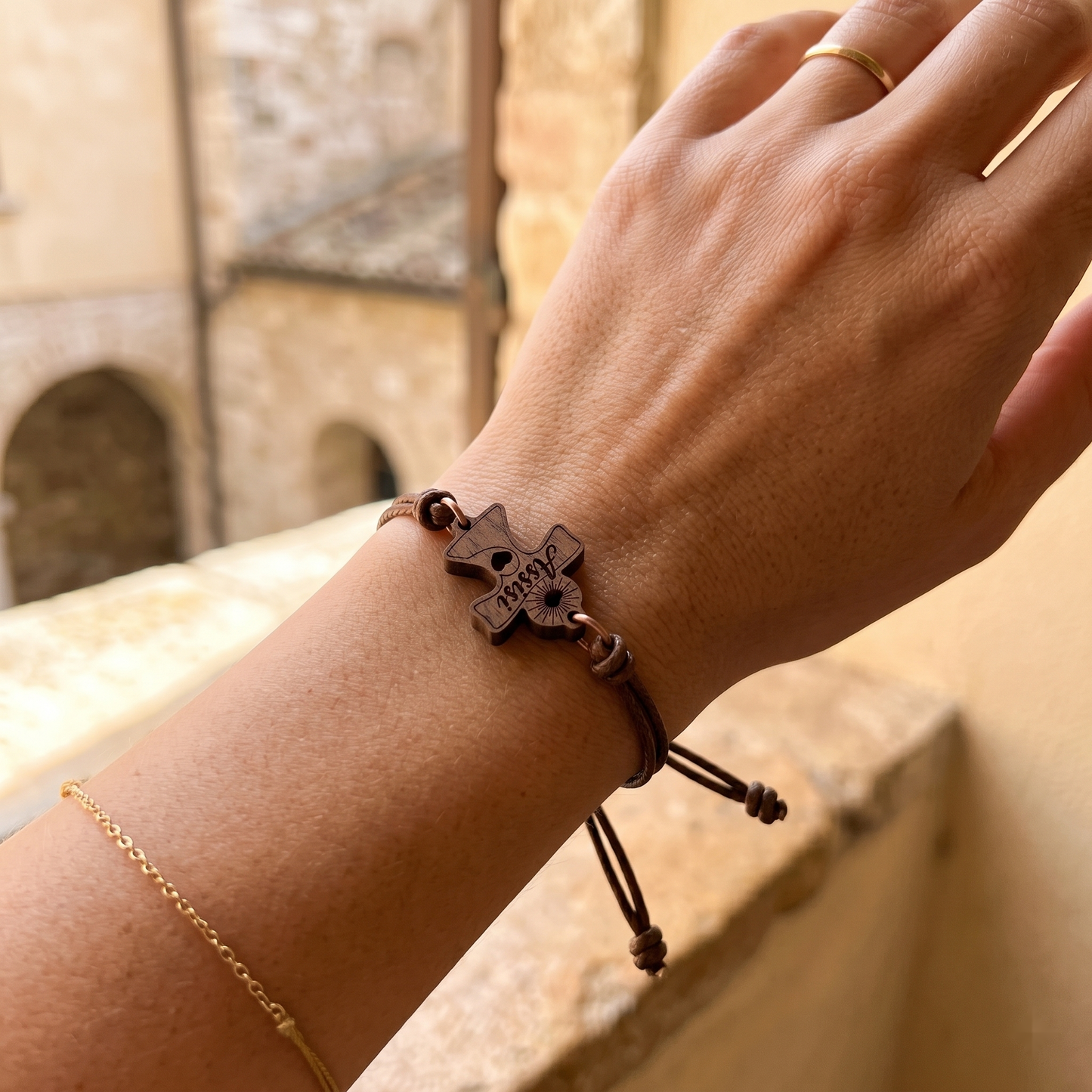 Assisi — il bracciale al polso